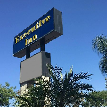 Anaheim Executive Inn & Suites Екстериор снимка