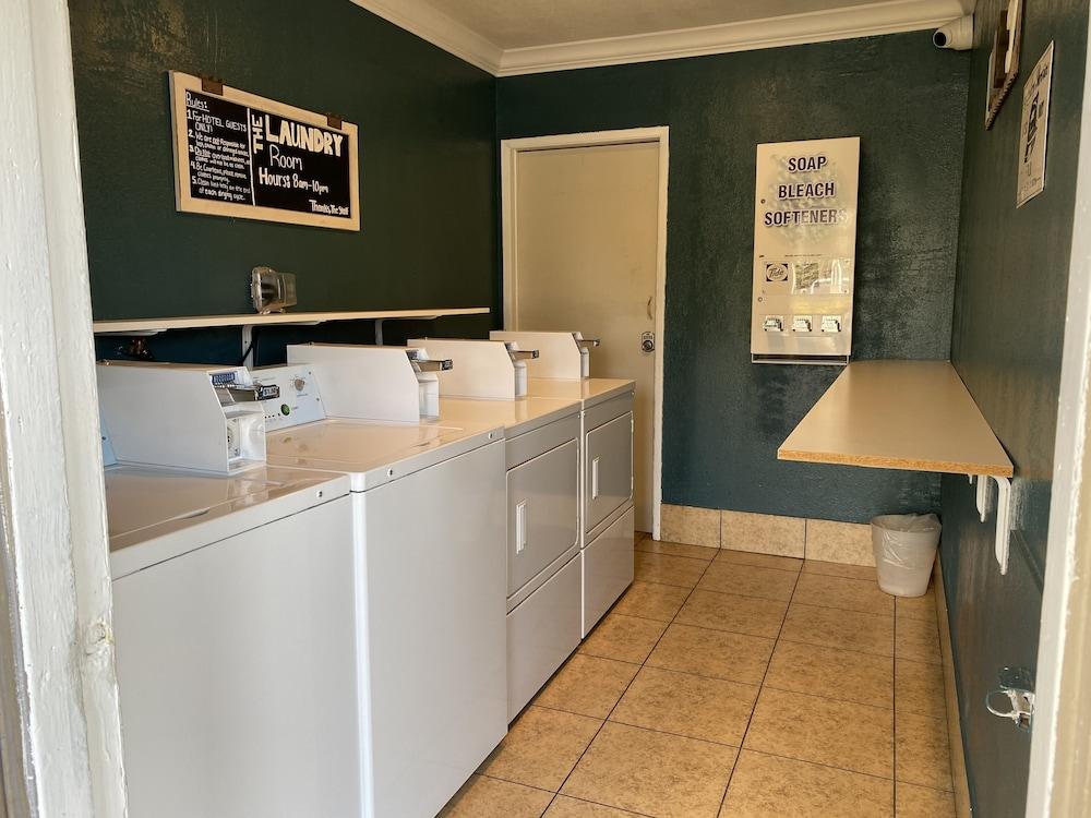 Anaheim Executive Inn & Suites Екстериор снимка